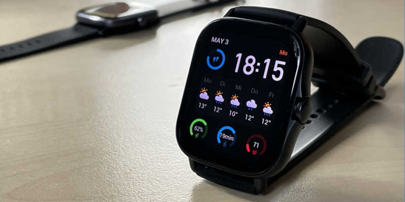 Foto promocional do smartwatch Amazfit GTS 2e 